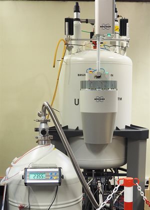 Bruker 500 MHz NMR spectrometer