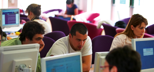 mason-lounge-students