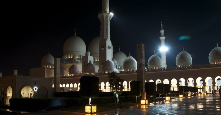 Sheikh Zayed Grand Mosque, Abu Dhabi by Eesa Latif