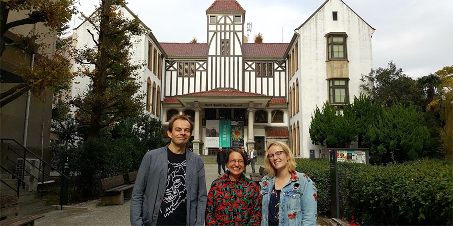 Angus Jackson, Professor Tiffany Stern, and Dr Rosie Fielding, at Waseda, November 2018