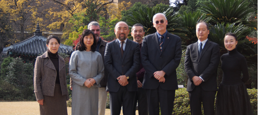 Professor Micheal Dobson meeting contemporaries in Waseda