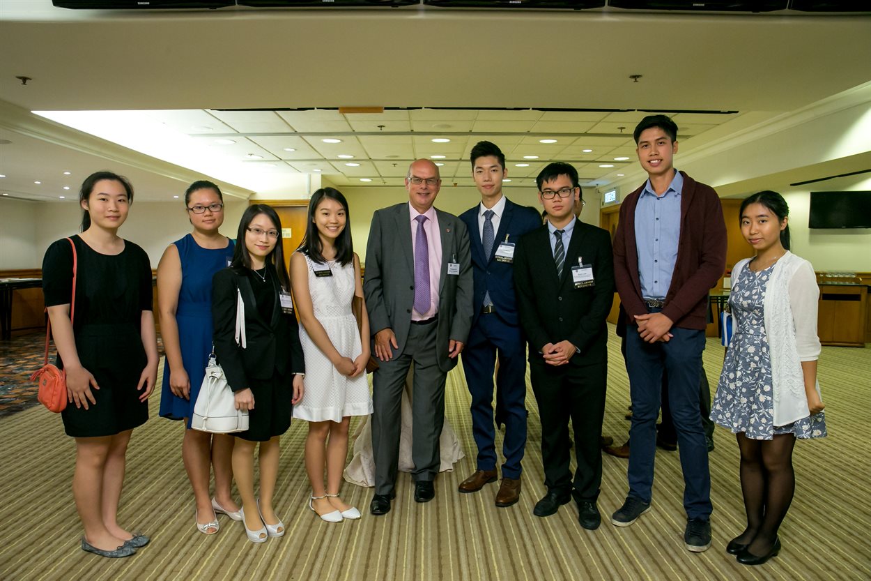 Hong Kong Outstanding Achievement Award Winners 2015 with the Vice Chancellor