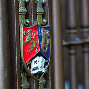 Photo of the University Crest