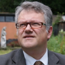 Photograph of Dr Martin Bommas
