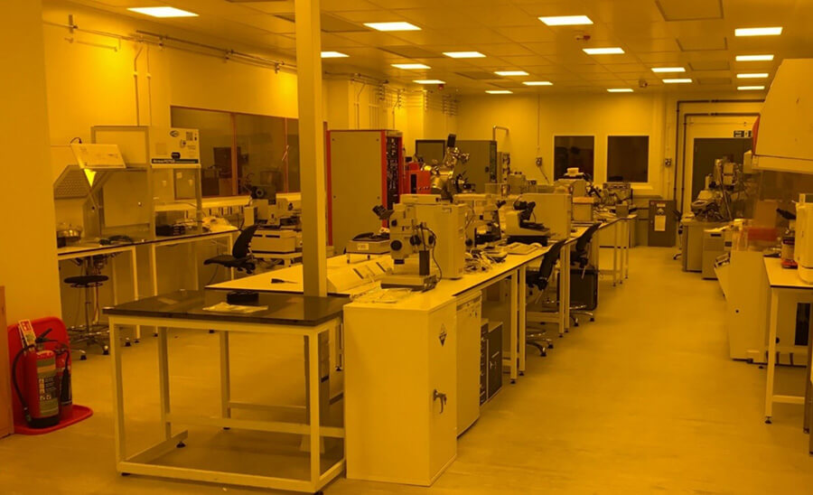 Engineering cleanroom facility at University of Birmingham