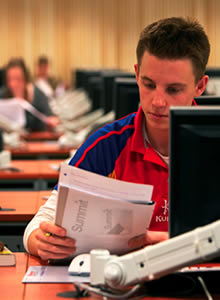 Sportex student at the computer