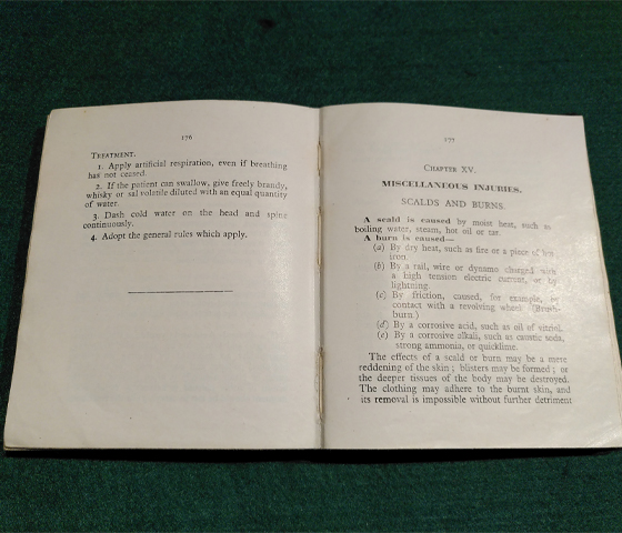 1939 version of First Aid to the Injured  - entries for burns and scalds