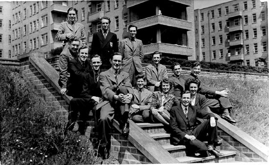 Final year dentistry students - June 1947 - in front of QE hospital