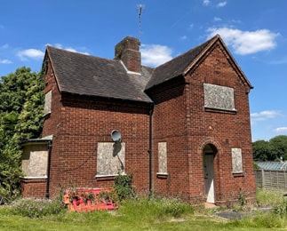 Exterior of Winterbourne Lodge