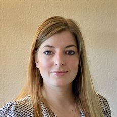 Dr Carolin M Kobras