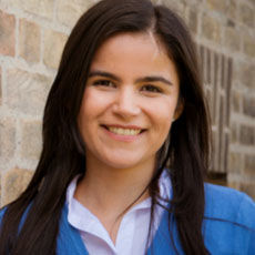 Dr Livia Menezes