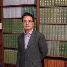 Professor Chengang Wang