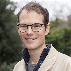 Dr Christian Offen