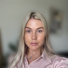 Dr Phoebe Cox 