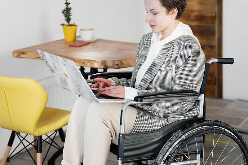 disabled-woman-on-laptop.x1697b0d0