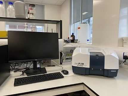 JASCO V-770 UV-Visible/NIR Spectrophotometer