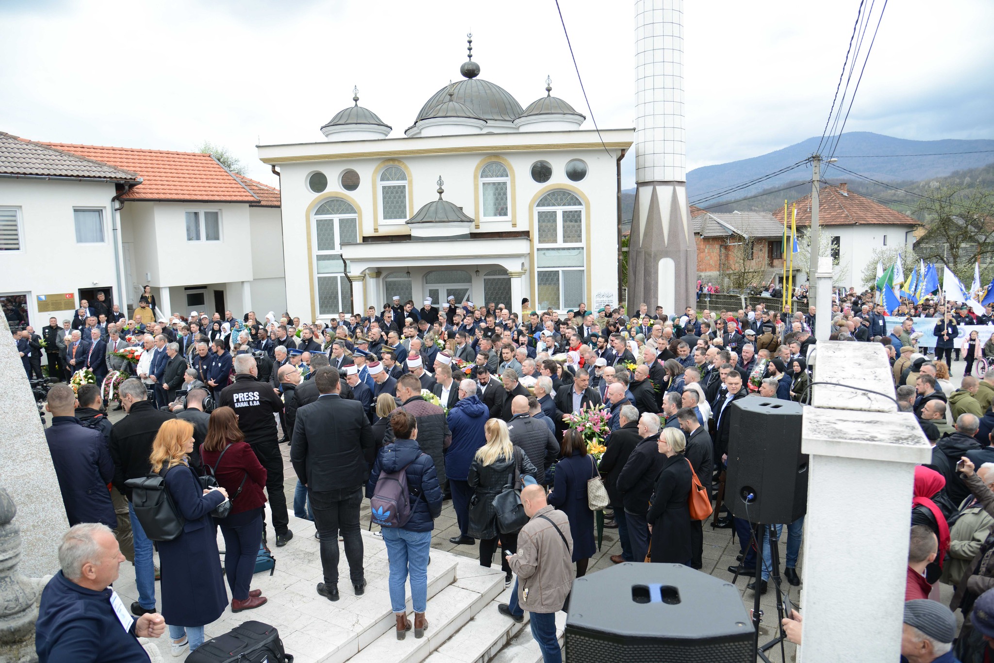 Crowds gather at the mosque in Ahmici