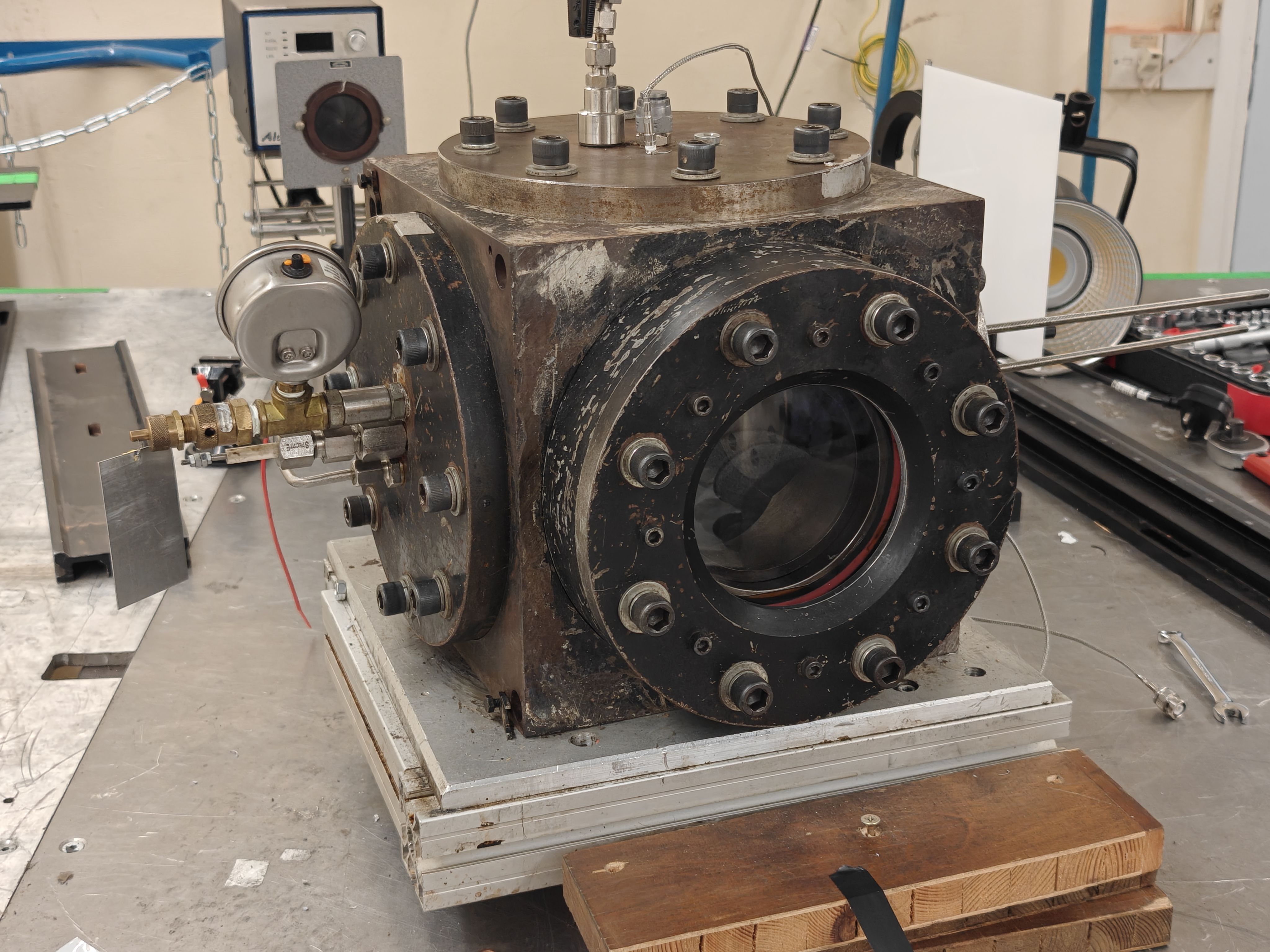 Transparent Optical Engine chamber