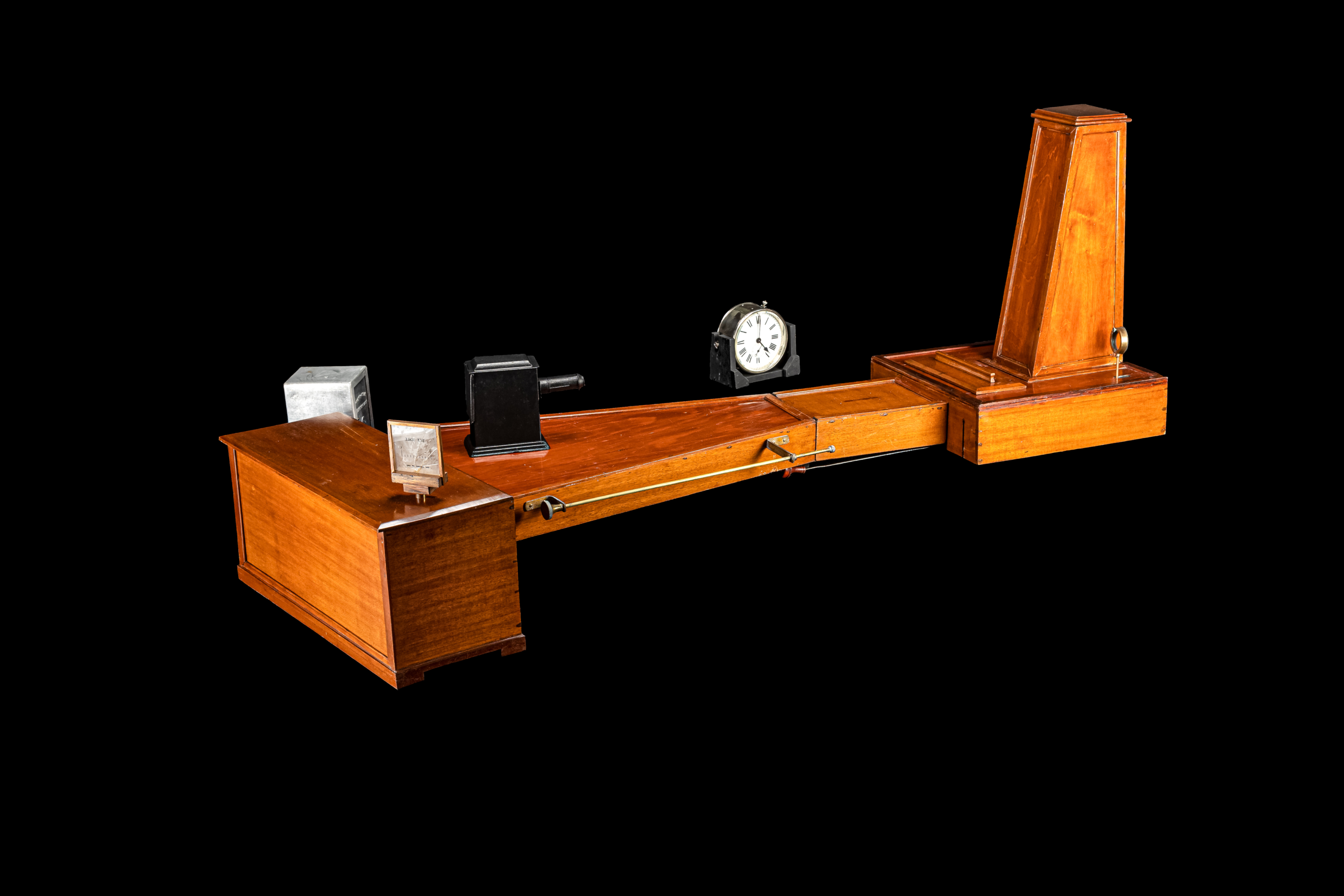 The original Milne-Shaw seismograph.