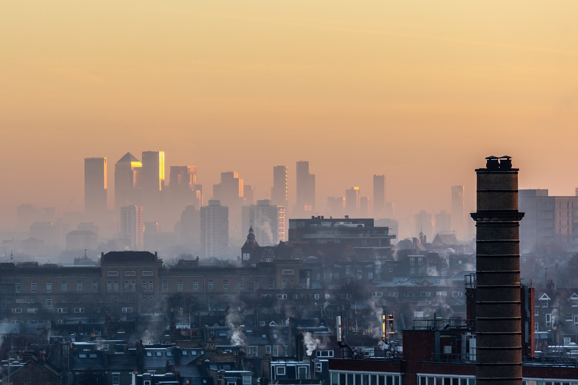 London skyline showing smoke and pollution