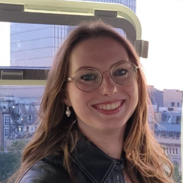 Portait of student Rachel.