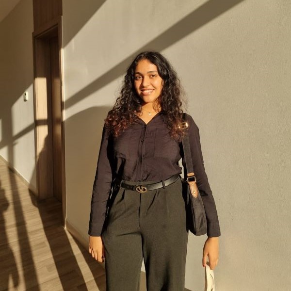 Rhea Suraj, Biomedical Science student smiling