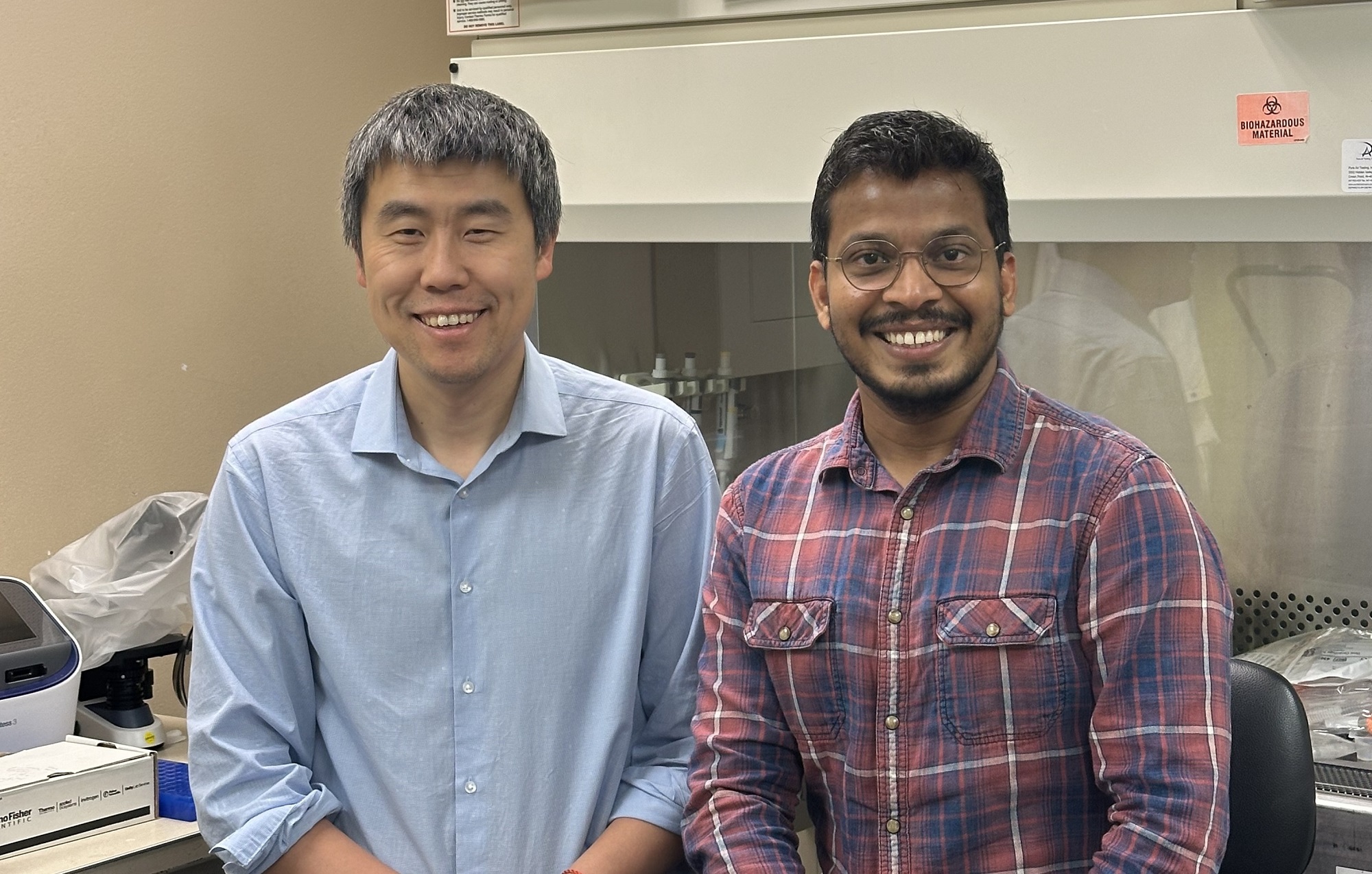 Two scientists in a lab