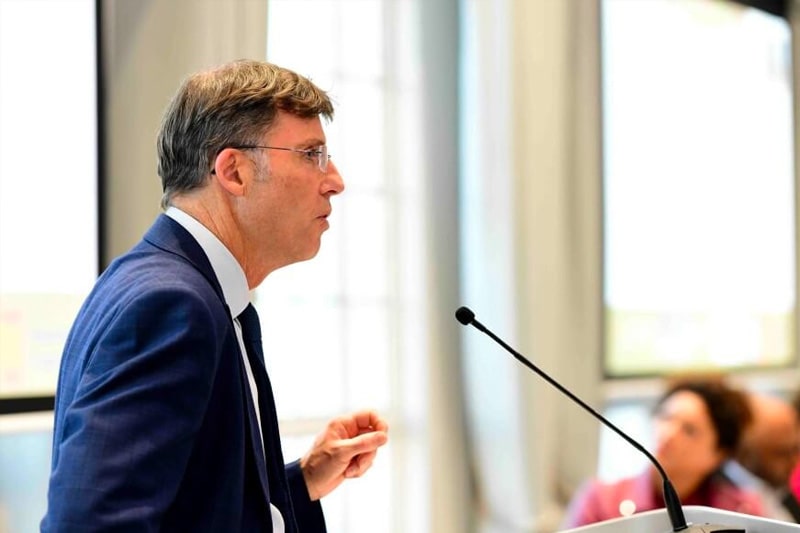 Professor Simon Collinson presenting to an audience